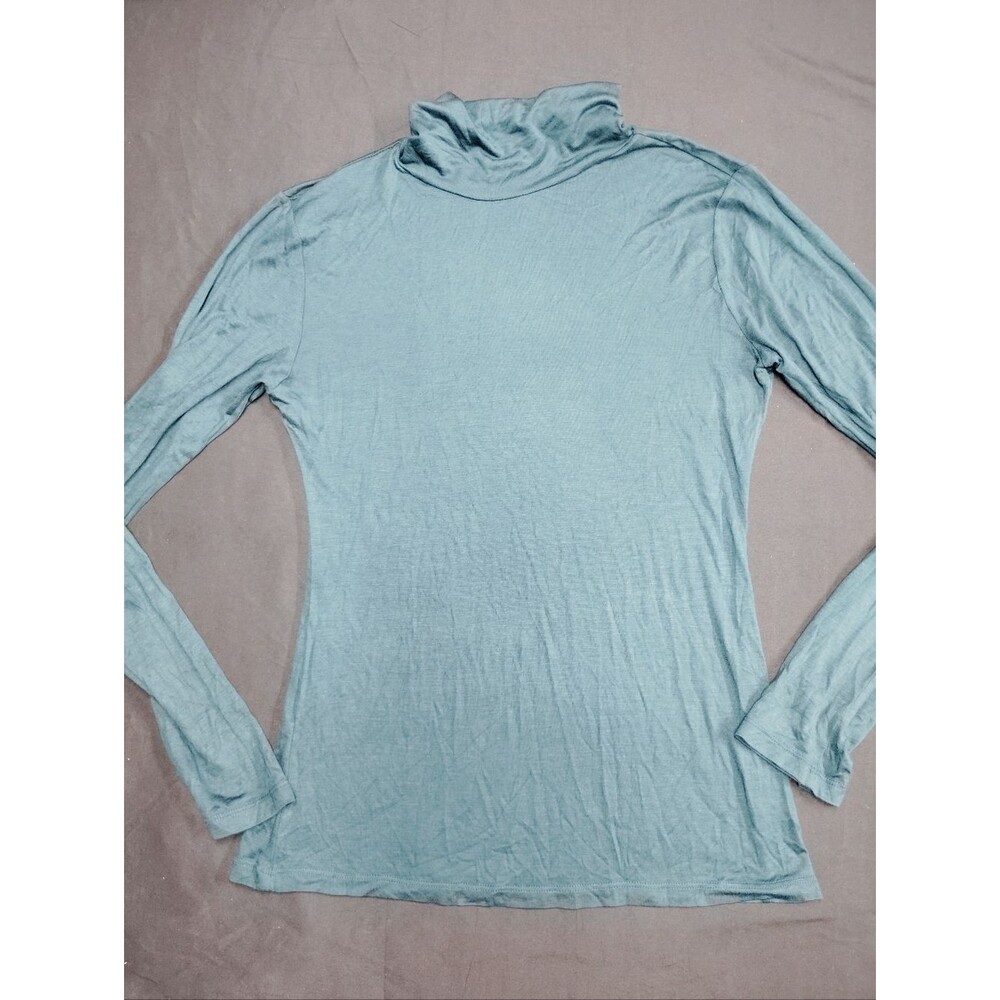 Active Basic Women's Lightweight Long-Sleeve Turtleneck Top in Seafoam
